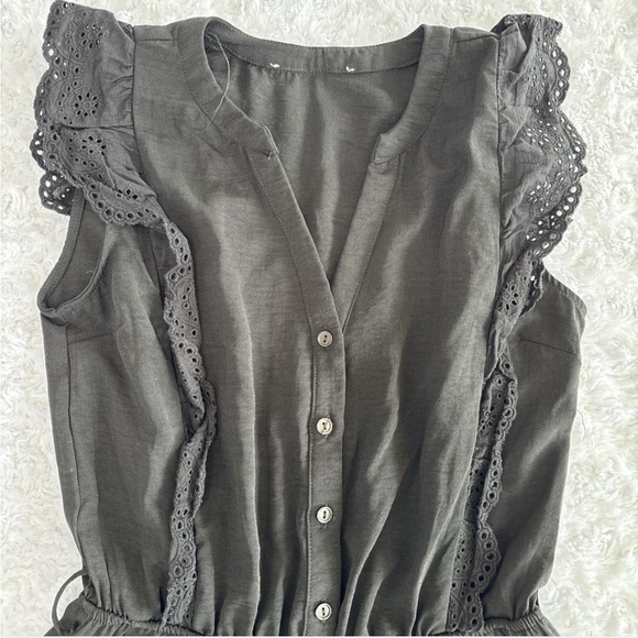 Black Ruffle Sleeve Romper Size Small - Picture 3 of 4